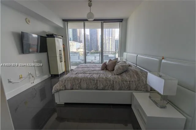 92 SW 3rd St # 1802, Miami, FL 33130 photo 12
