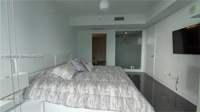 92 SW 3rd St # 1802, Miami, FL 33130 photo 13