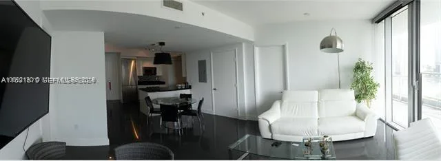 92 SW 3rd St # 1802, Miami, FL 33130 photo 5
