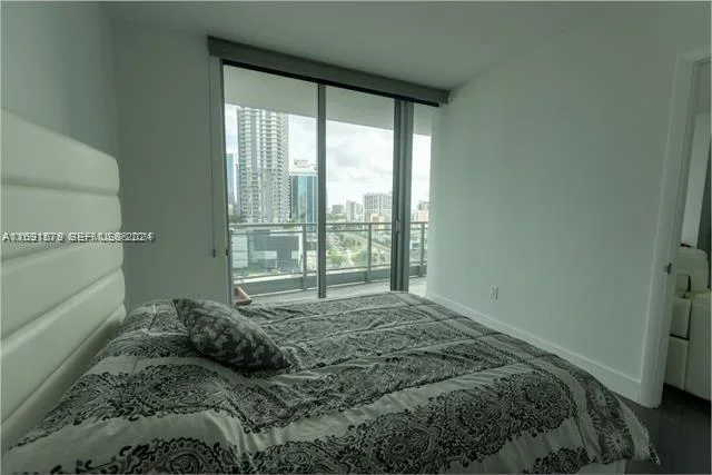92 SW 3rd St # 1802, Miami, FL 33130 photo 8