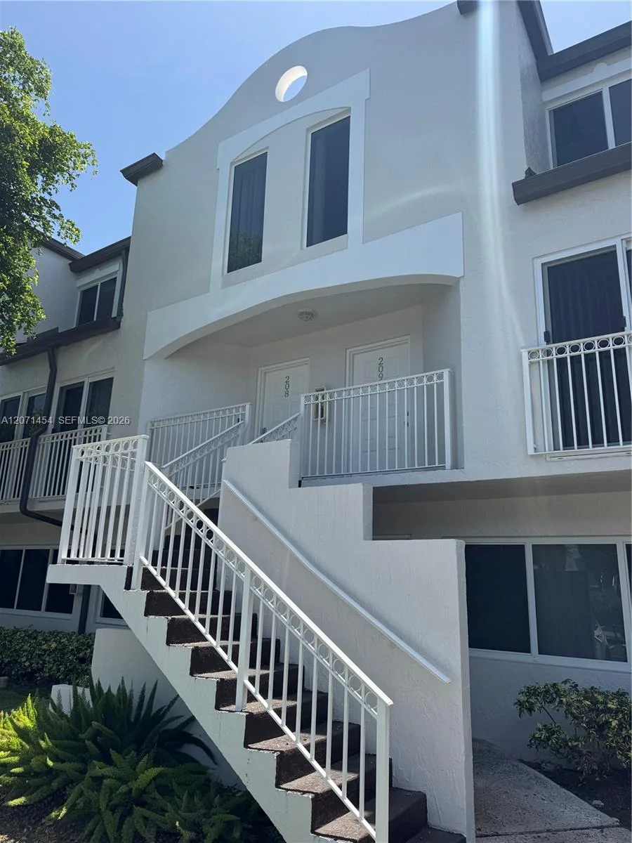 8670 NW 6th Ln # 4-208, Miami, FL 33126