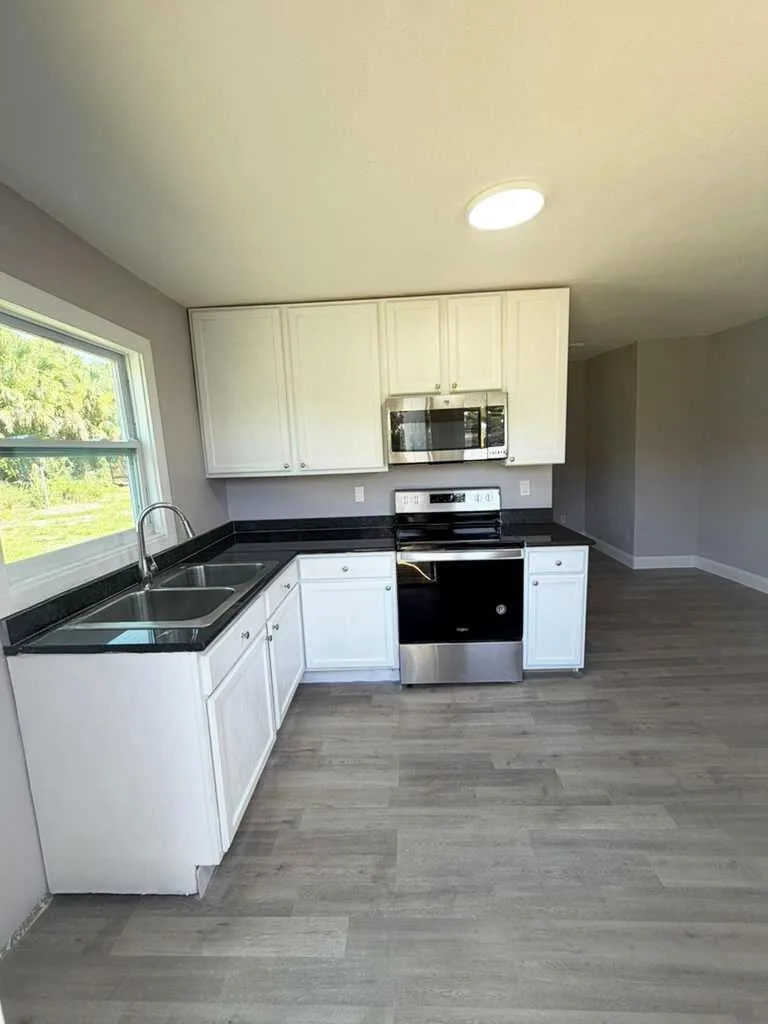 4250 29th Avenue # B, Vero Beach, FL 32967 photo 3