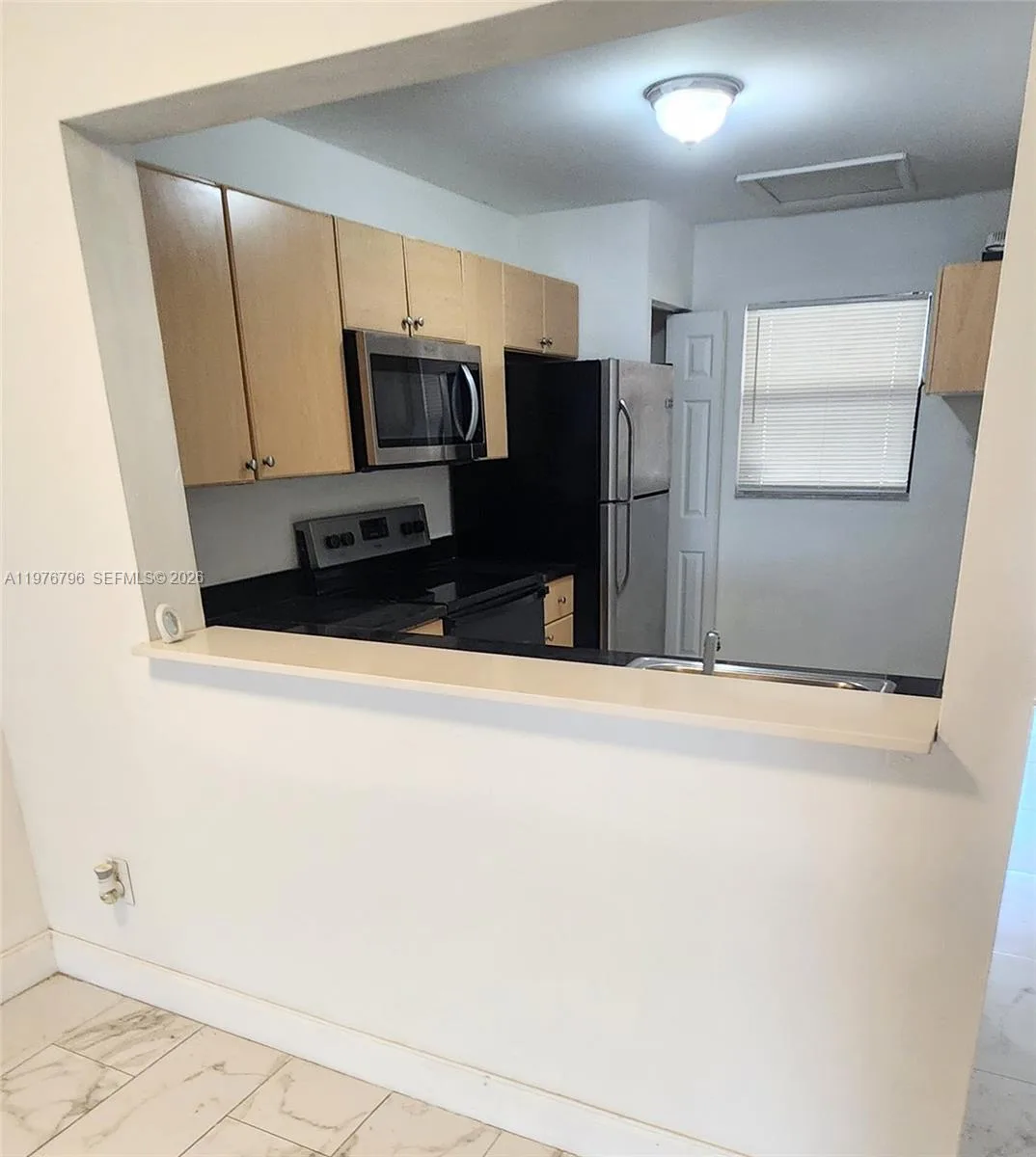 902 NE 209 St # 203-40, Miami, FL 33179