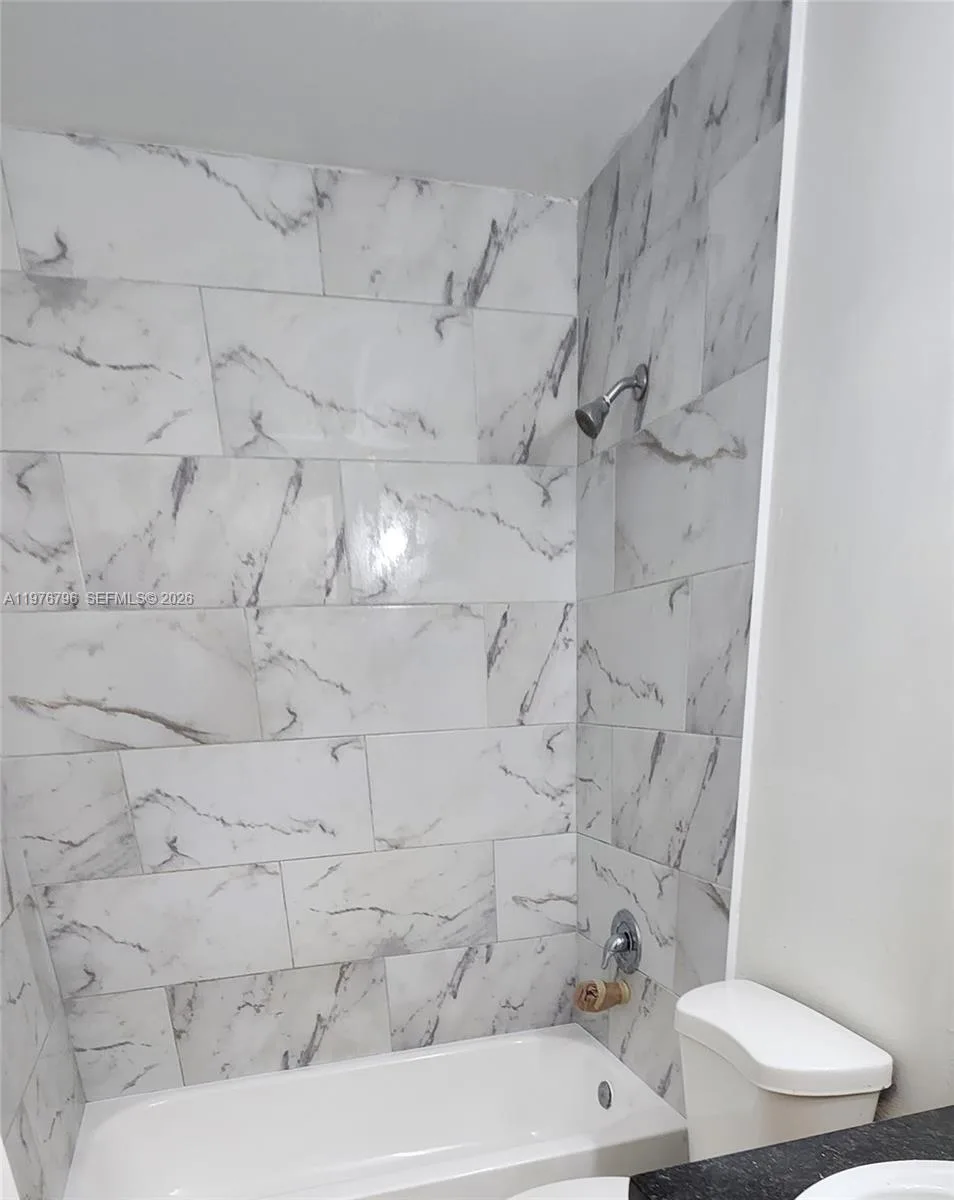 902 NE 209 St # 203-40, Miami, FL 33179 photo 7