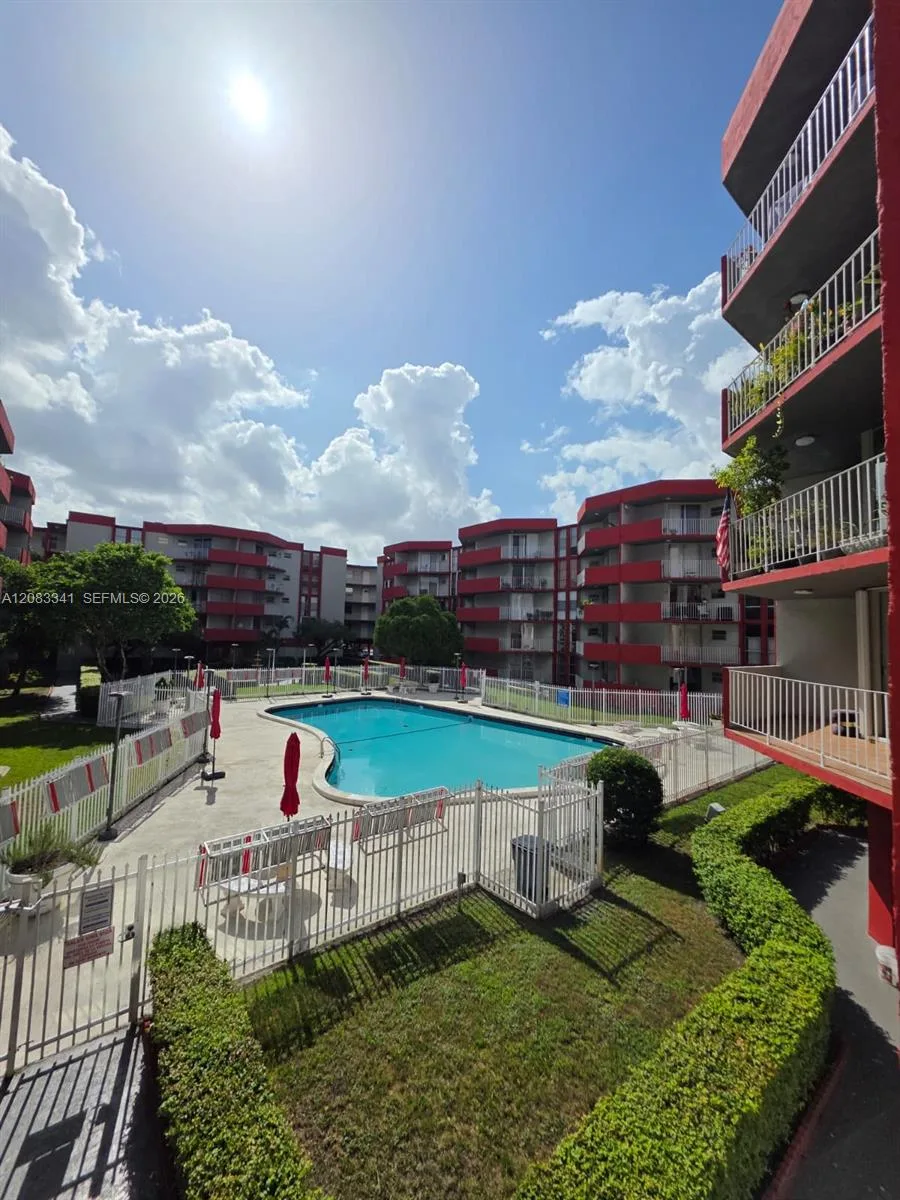 1750 W 46th St # 207, Hialeah, FL 33012