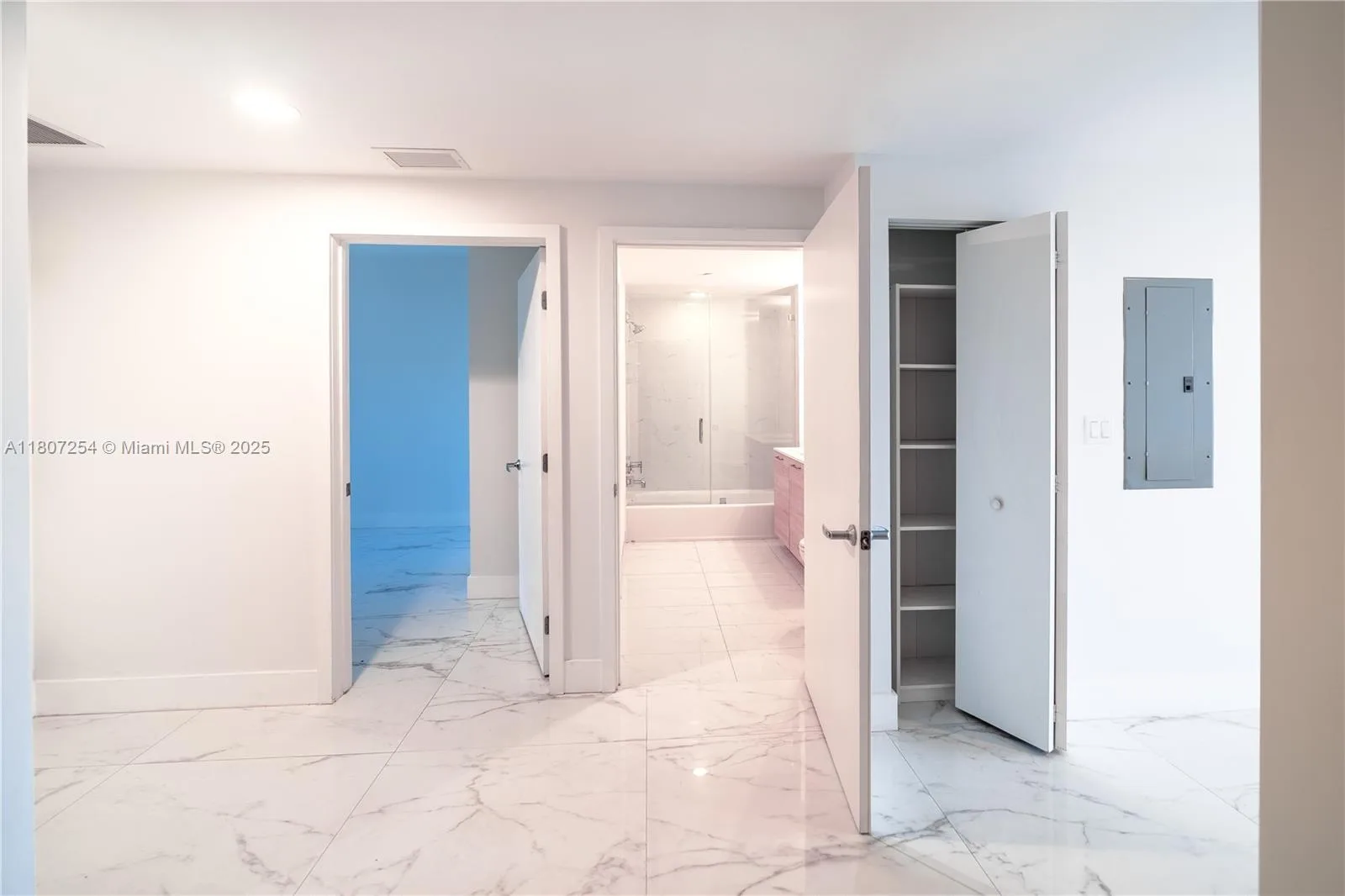 16385 Biscayne Blvd # 417, North Miami Beach, FL 33160 photo 11
