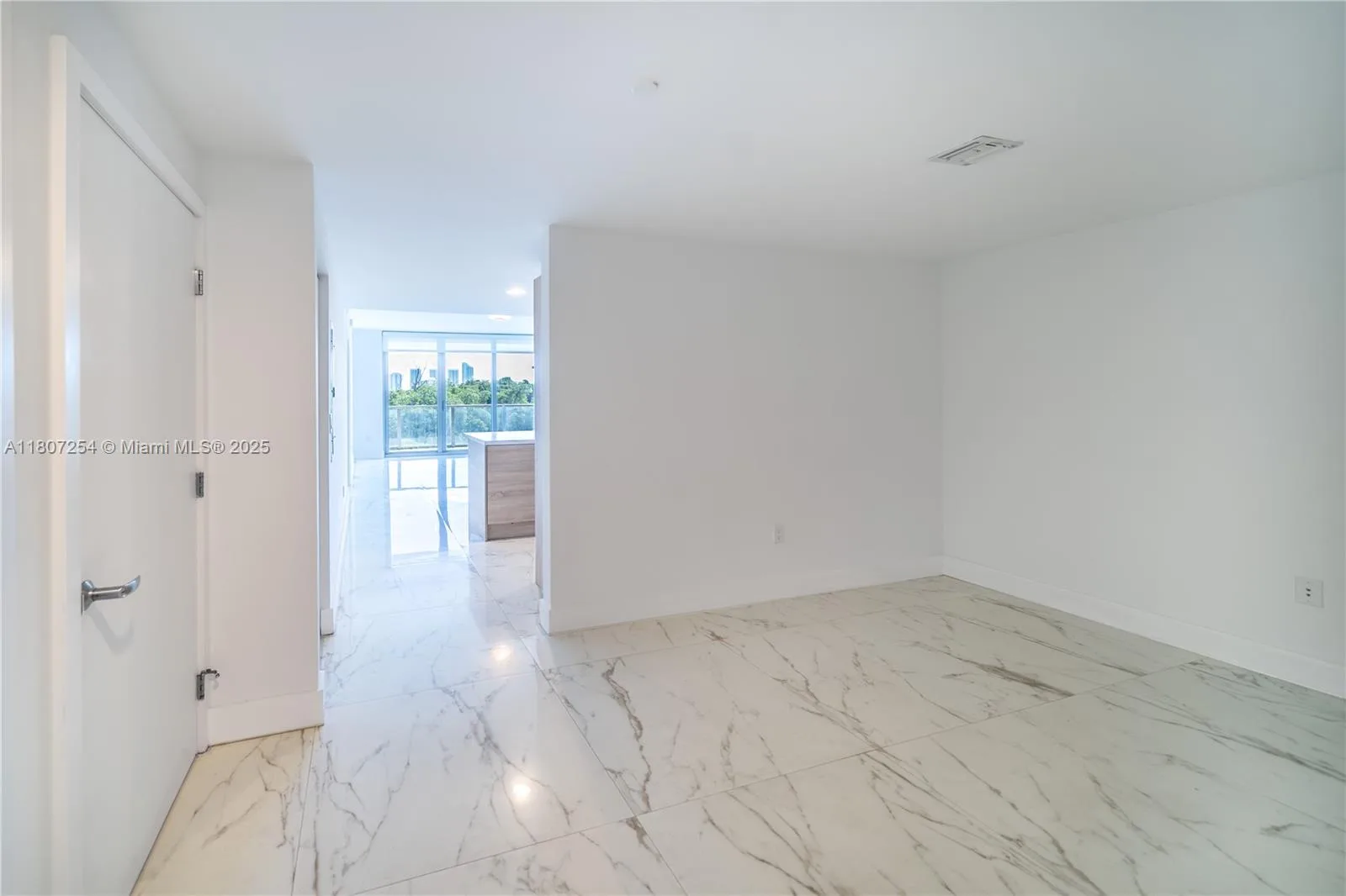 16385 Biscayne Blvd # 417, North Miami Beach, FL 33160 photo 12