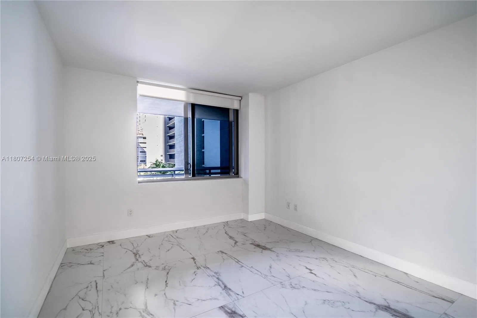16385 Biscayne Blvd # 417, North Miami Beach, FL 33160 photo 6