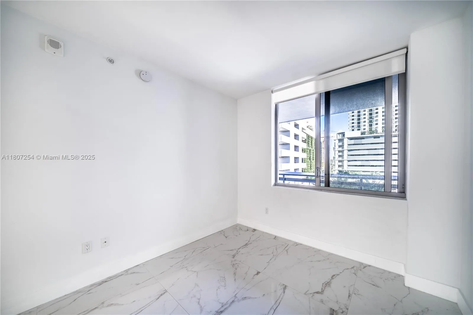 16385 Biscayne Blvd # 417, North Miami Beach, FL 33160 photo 7