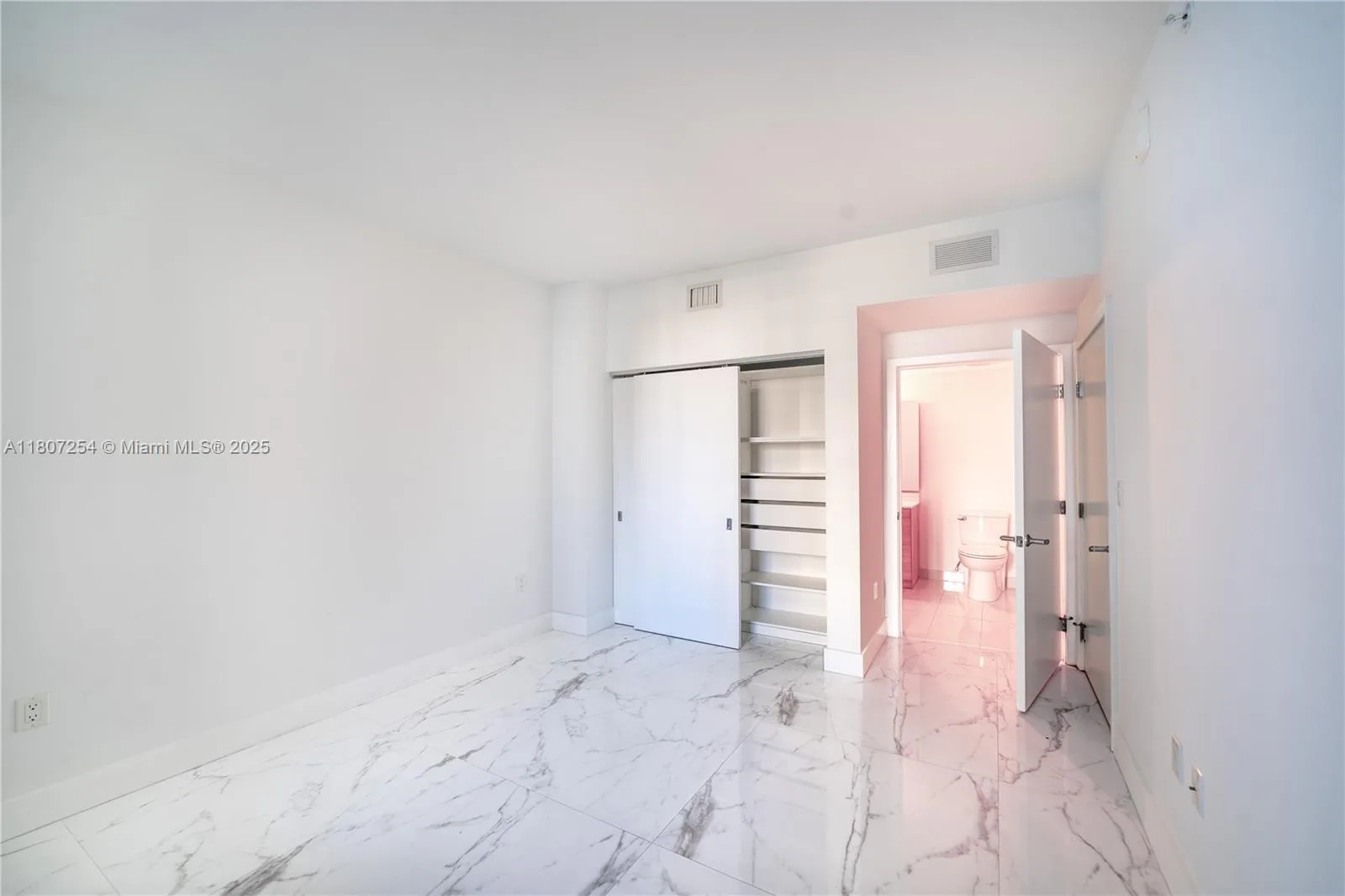 16385 Biscayne Blvd # 417, North Miami Beach, FL 33160 photo 8