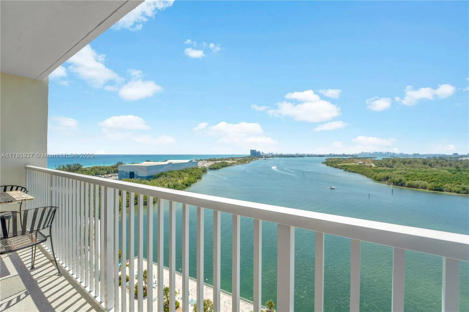 300 Bayview Dr # 1606, Sunny Isles Beach, FL 33160