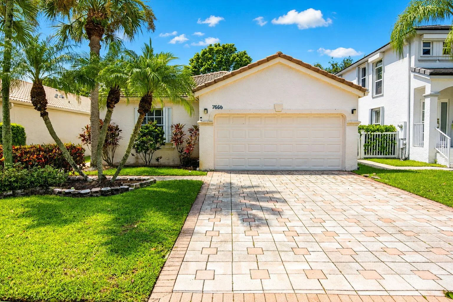 7666 Rockport Circle, Lake Worth, FL 33467