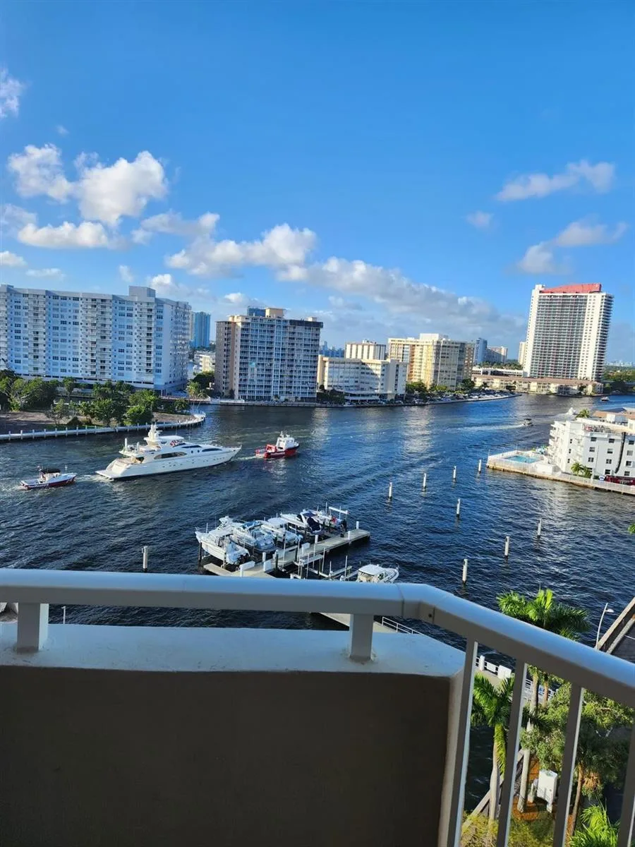 1965 S Ocean Drive # 9q, Hallandale Beach, FL 33009