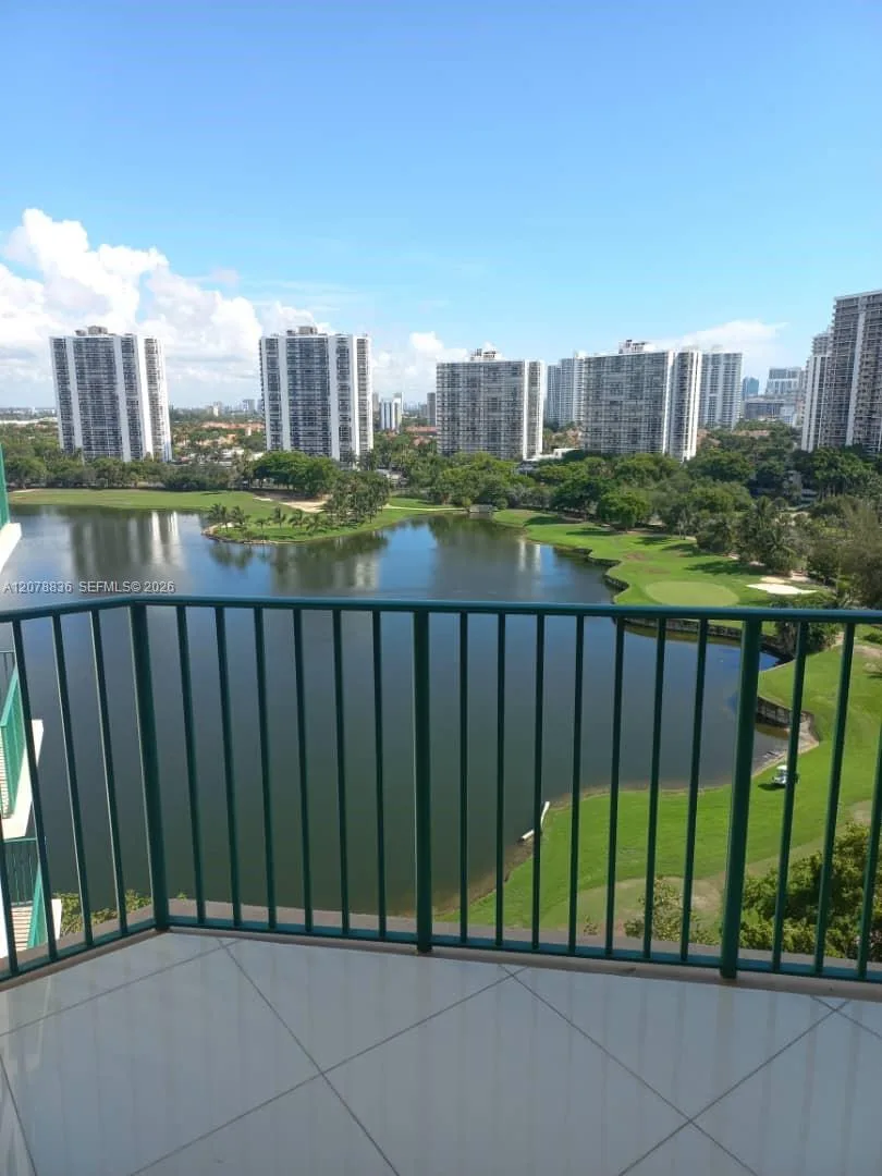20000 E Country Club Dr # 1212, Aventura, FL 33180