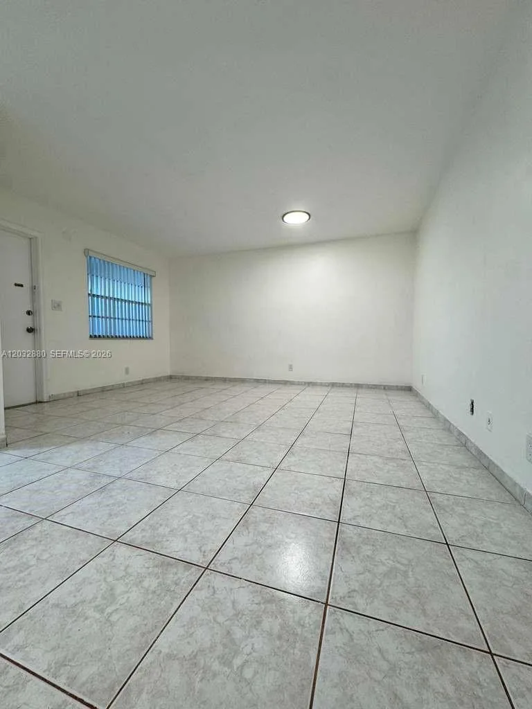 705 NE 2nd St # 11, Hallandale Beach, FL 33009 photo 5