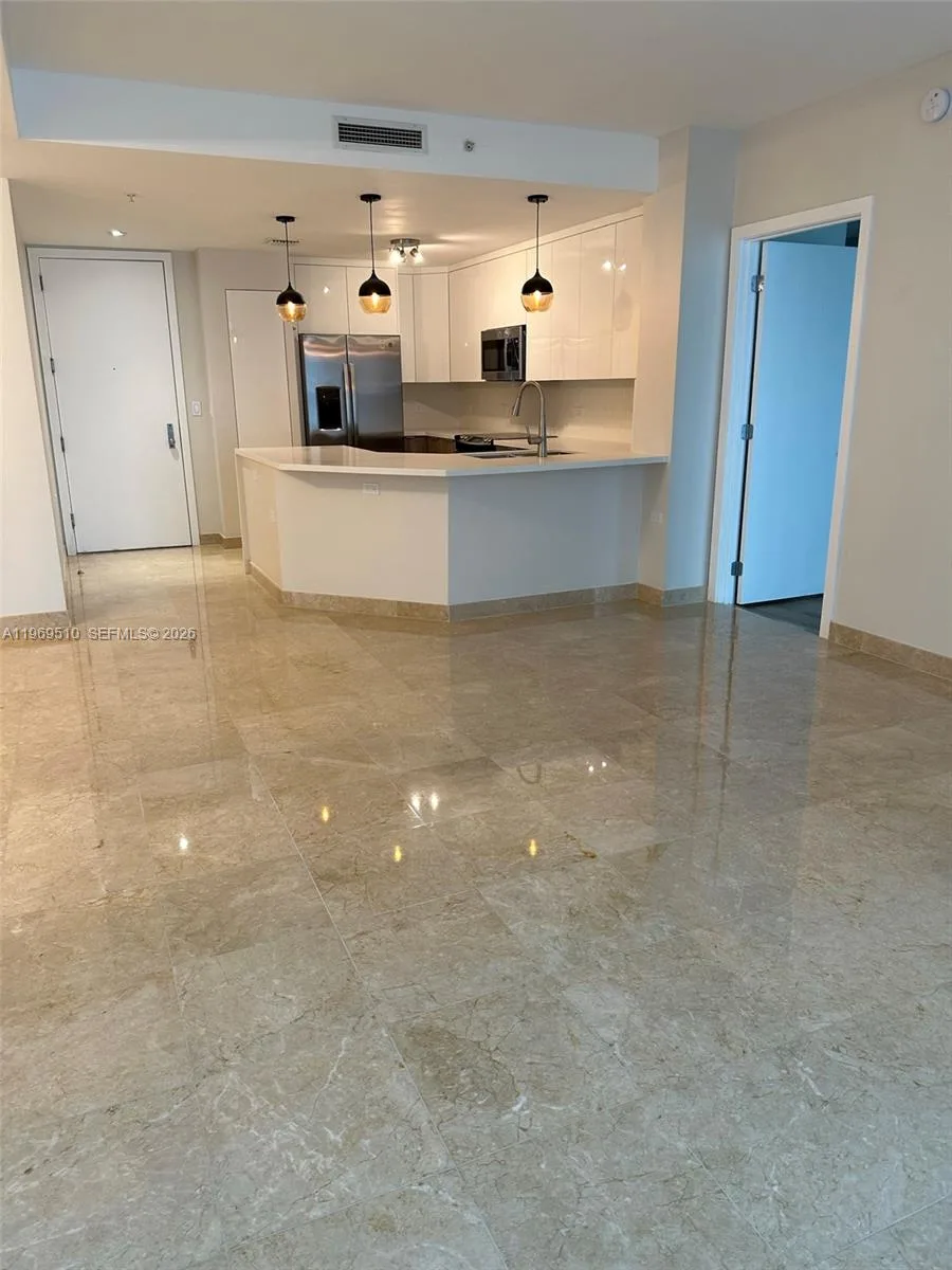 801 Brickell Key Blvd # 809, Miami, FL 33131
