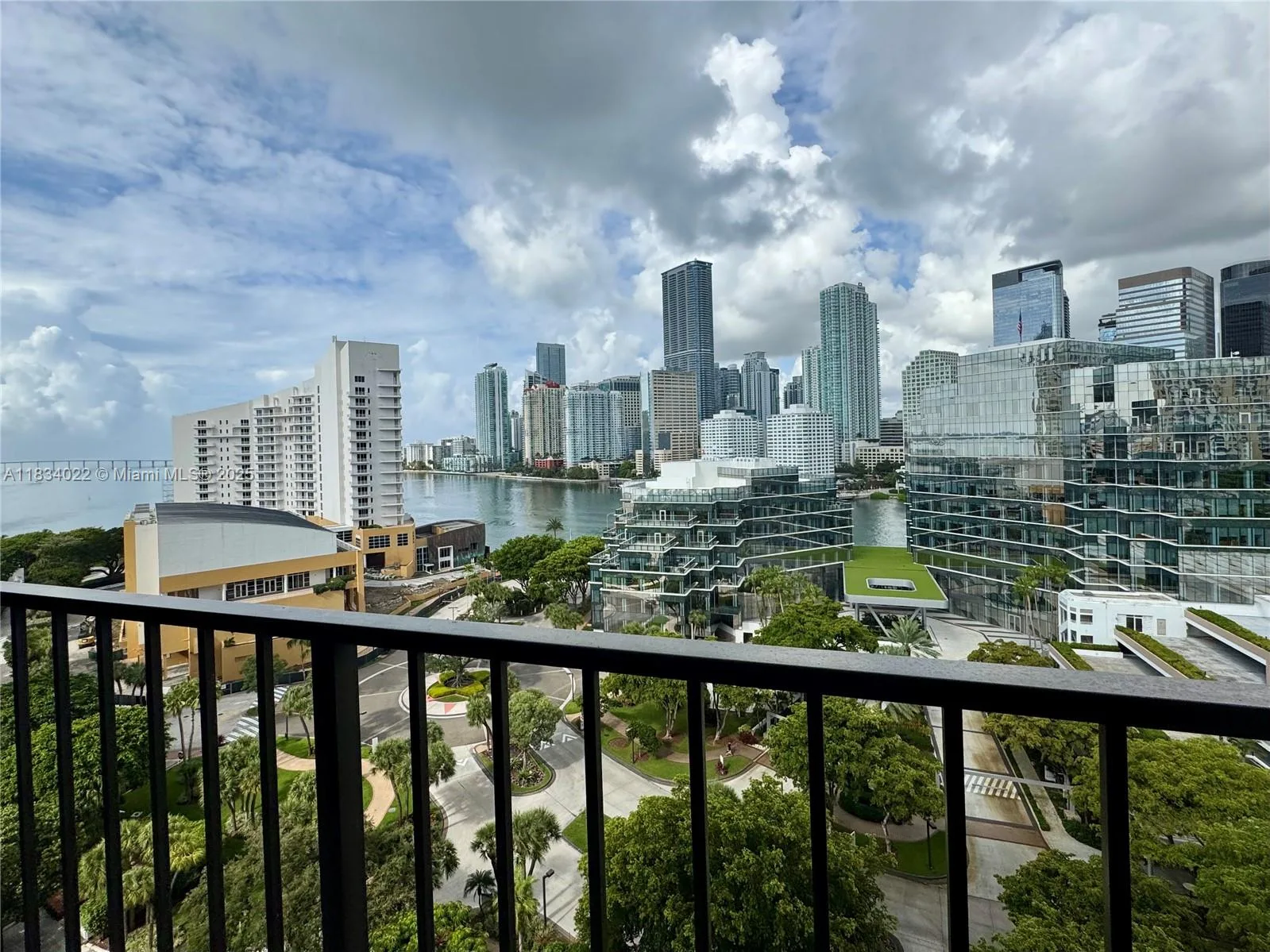 520 Brickell Key Dr # A1519, Miami, FL 33131