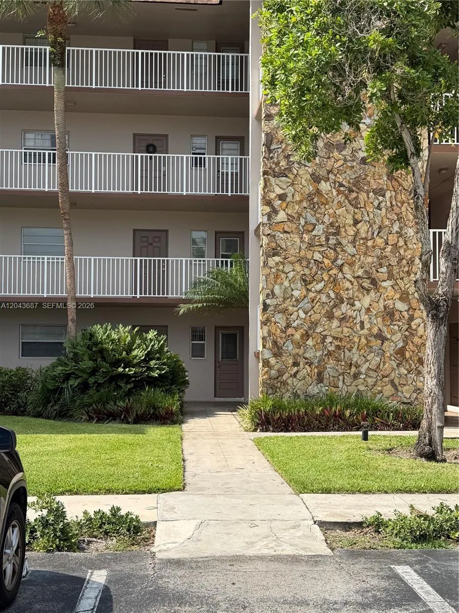 8101 SW 24th Ct # 405, Davie, FL 33324 photo 4