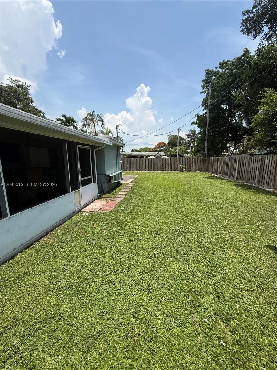 1232 SW 1st Ave, Pompano Beach, FL 33060 photo 9