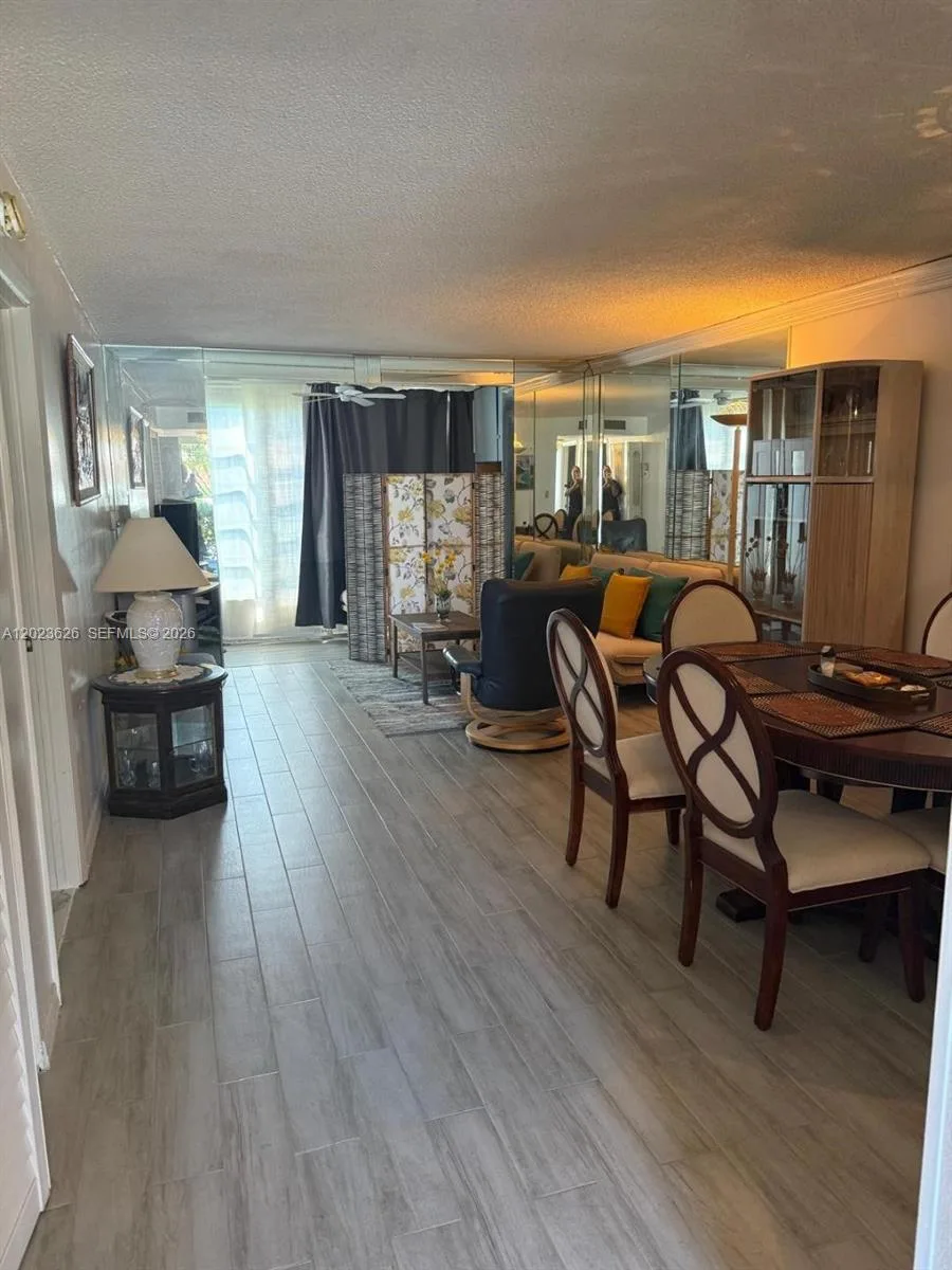 9401 Sunrise Lakes Blvd # 109, Sunrise, FL 33322