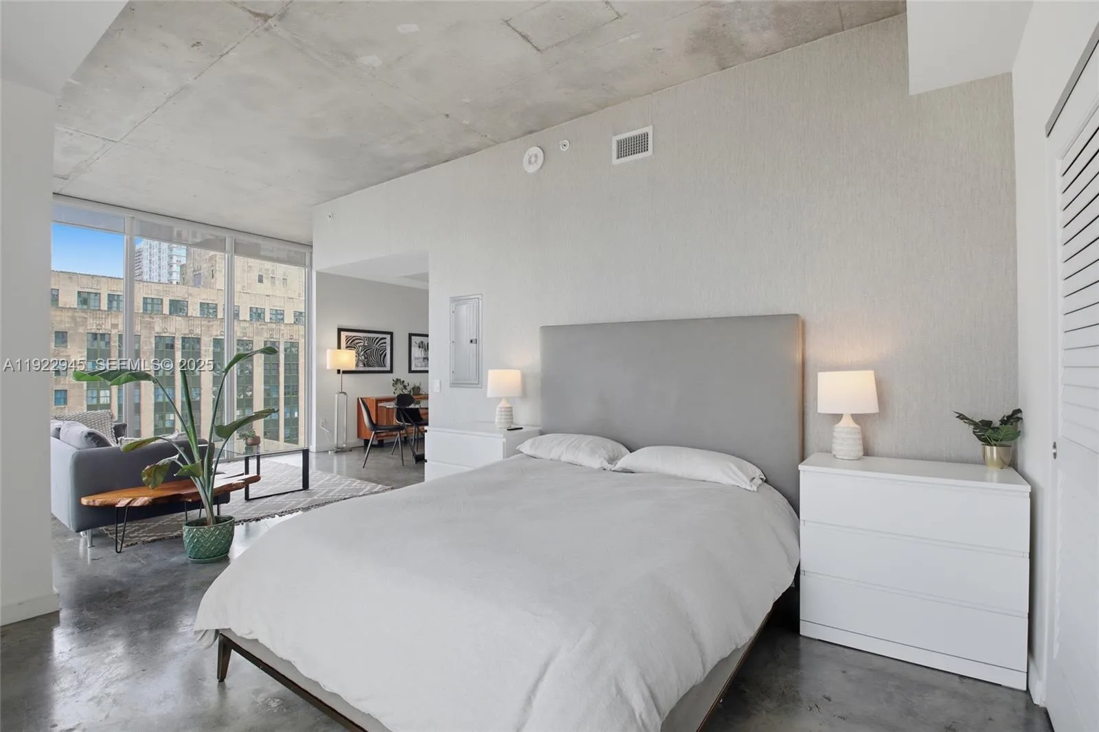 151 SE 1st St # 1810, Miami, FL 33131 photo 11