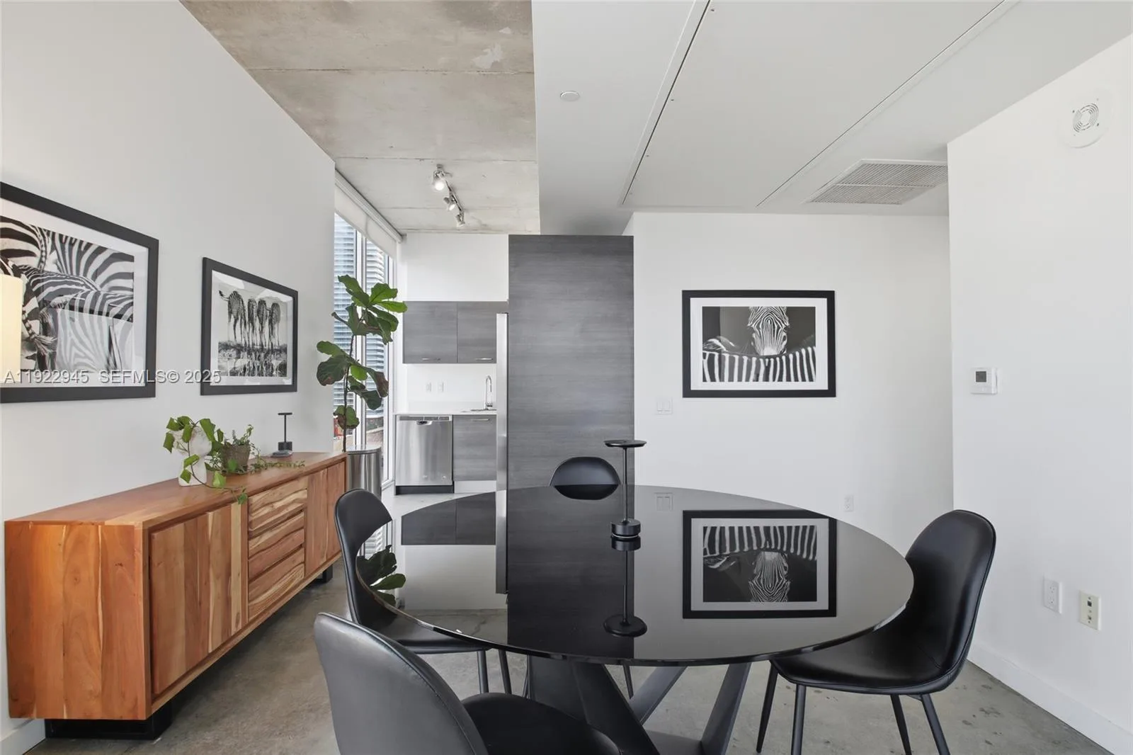 151 SE 1st St # 1810, Miami, FL 33131 photo 6