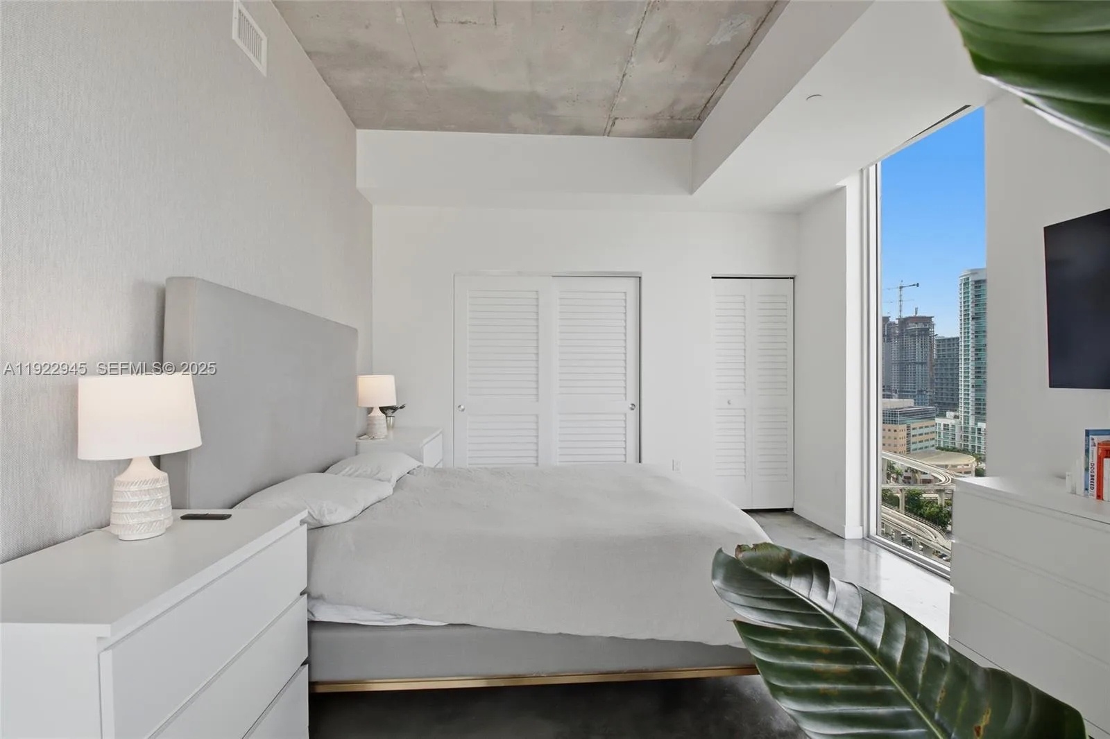 151 SE 1st St # 1810, Miami, FL 33131 photo 8