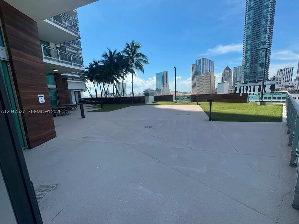 350 S Miami Ave # 3304, Miami, FL 33130 photo 12