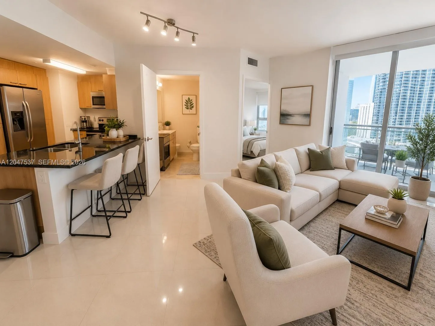 350 S Miami Ave # 3304, Miami, FL 33130 photo 2