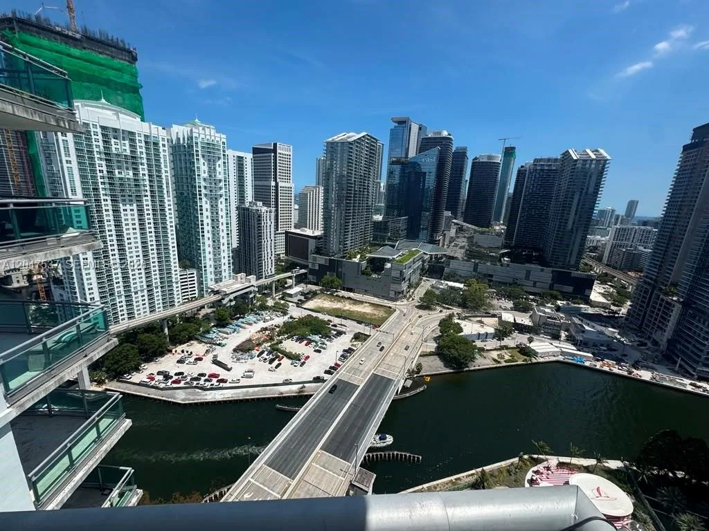 350 S Miami Ave # 3304, Miami, FL 33130 photo 9
