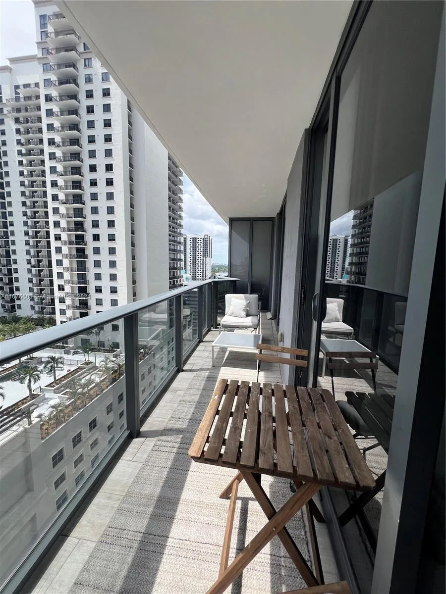 55 SW 9th St # 1604, Miami, FL 33130 photo 13