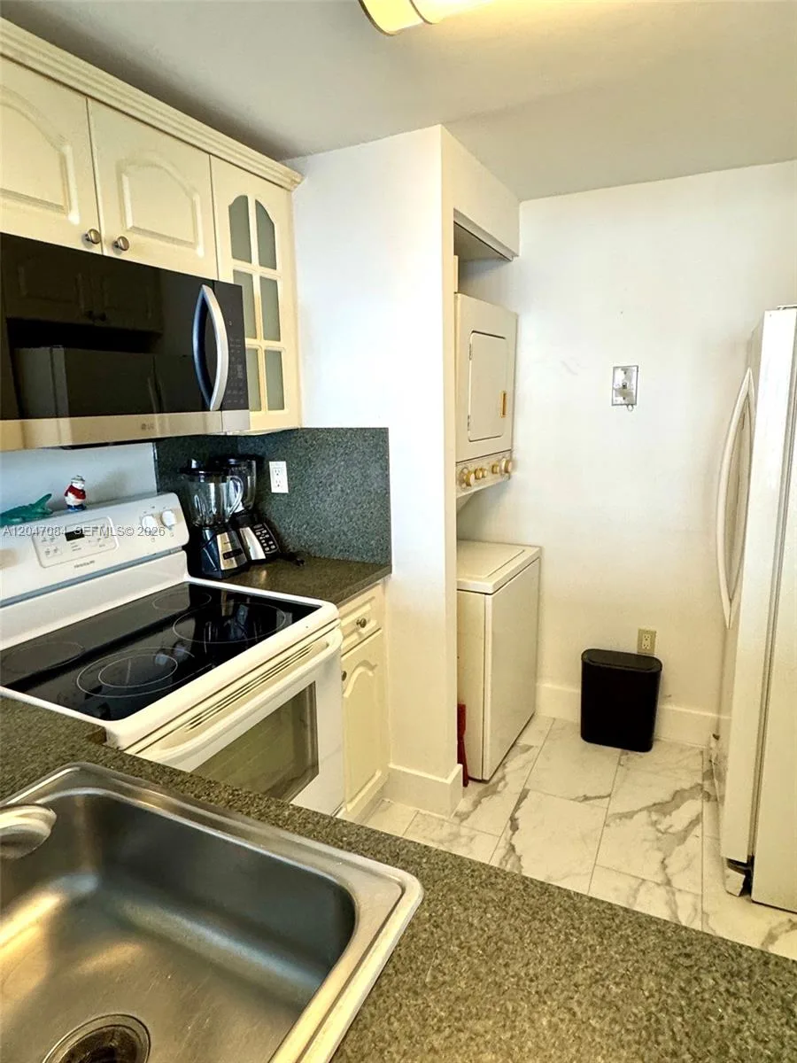 600 NE 36th St # 609, Miami, FL 33137 photo 12