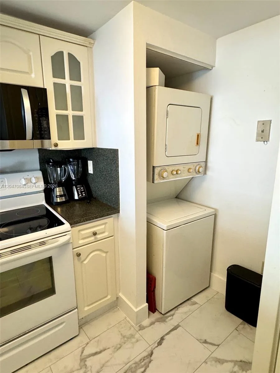 600 NE 36th St # 609, Miami, FL 33137 photo 3