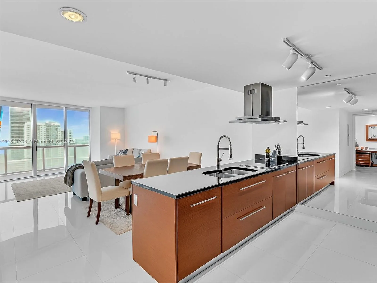 495 Brickell Ave # 5009, Miami, FL 33131