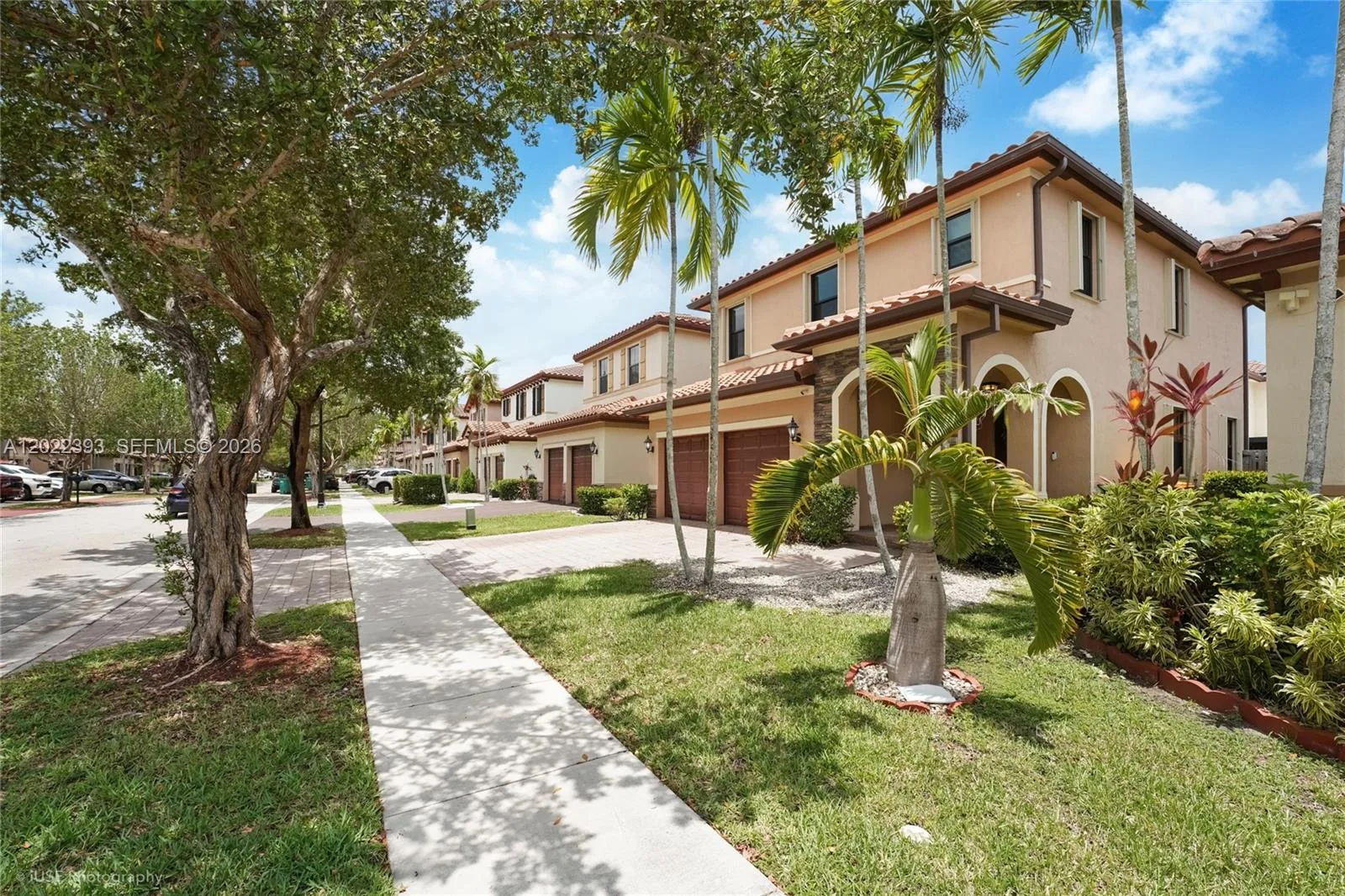 589 SE 34th Ter, Homestead, FL 33033 photo 4