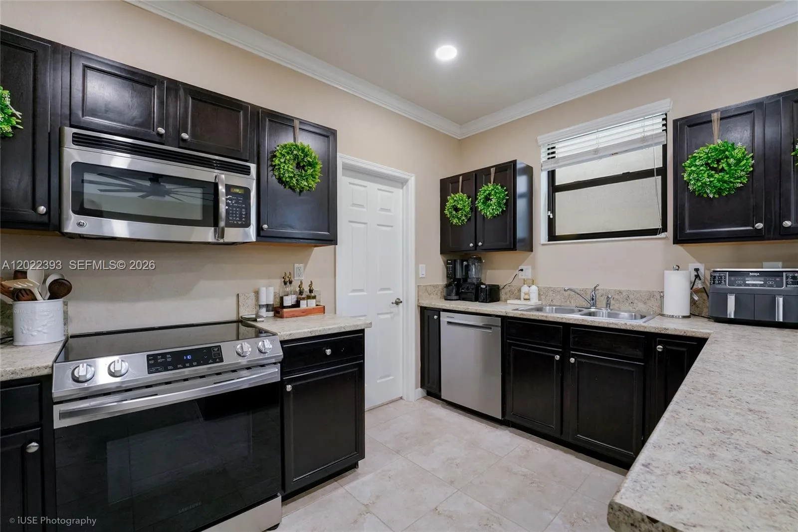 589 SE 34th Ter, Homestead, FL 33033 photo 5
