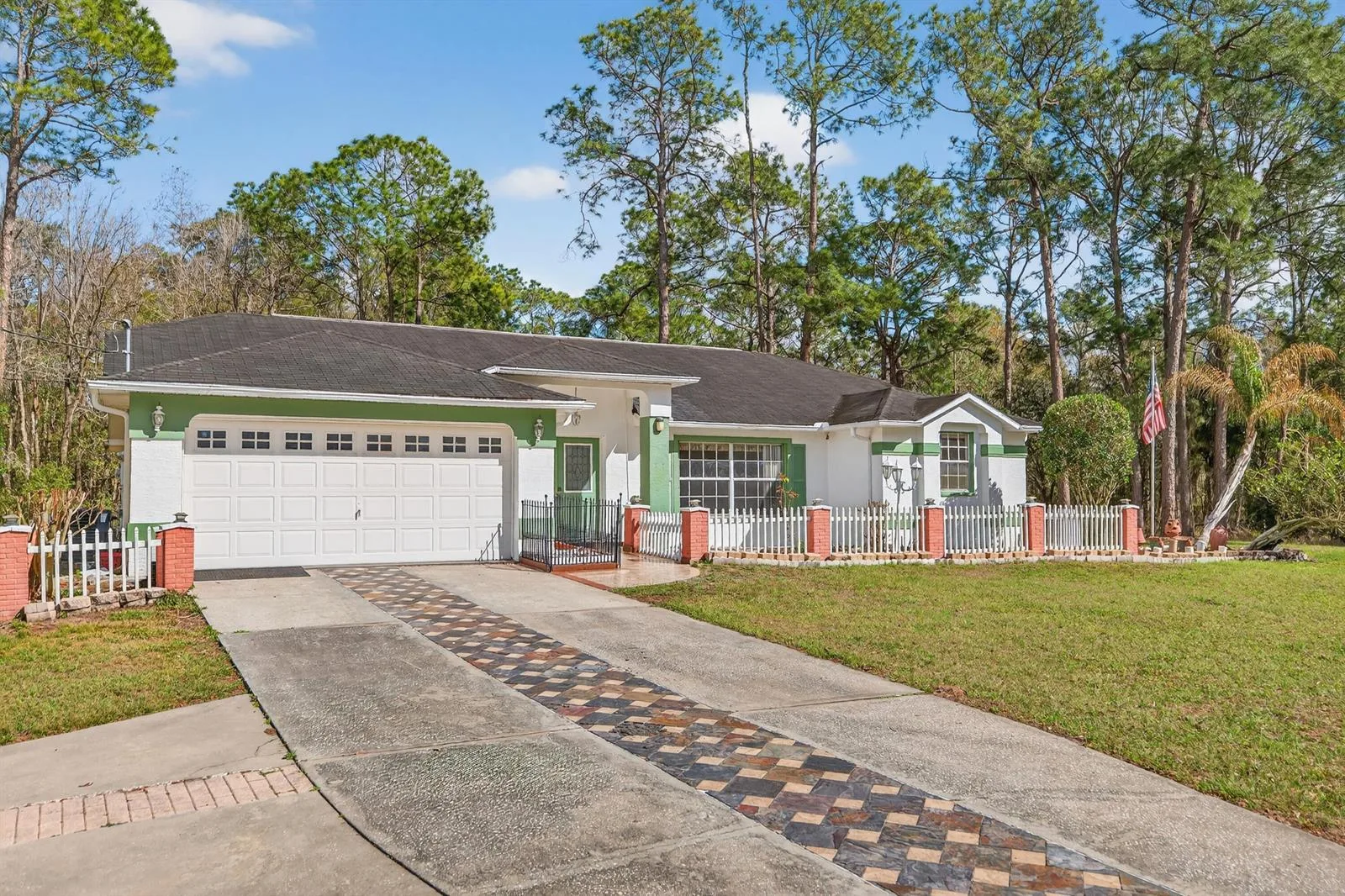 8016 West Drive, FL 33544 photo 2