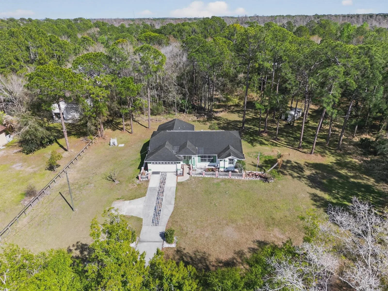 8016 West Drive, FL 33544 photo 5