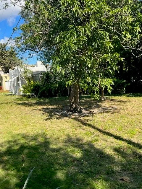 821 NE 120th St, Biscayne Park, FL 33161 photo 2