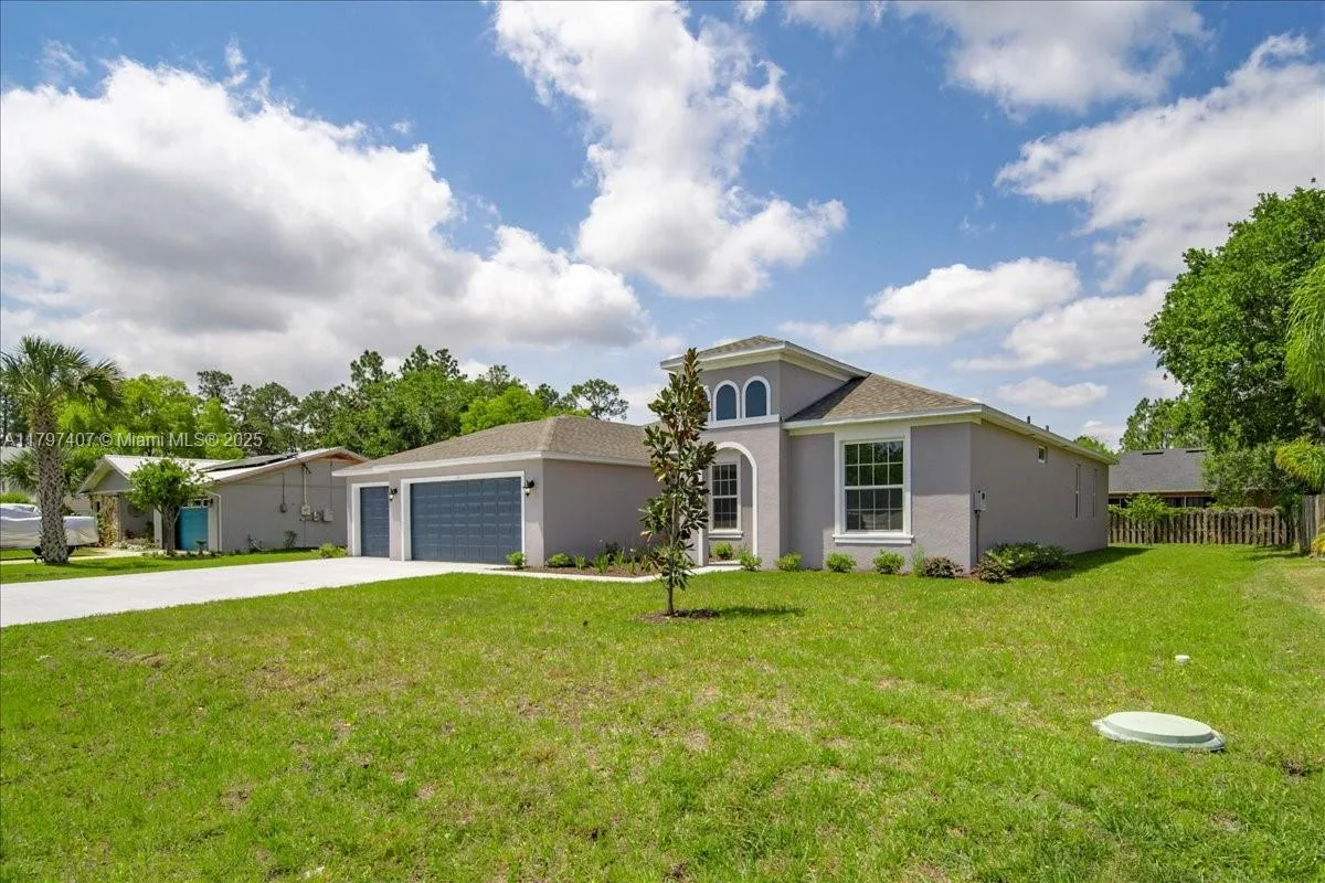 11 Burgundy, Palm Coast, FL 32137 photo 2