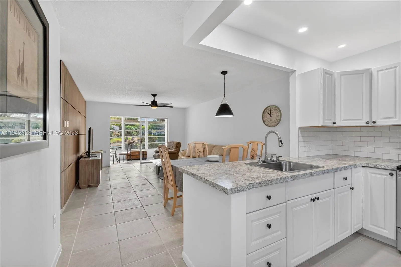 5000 NW 36th St # 410, Lauderdale Lakes, FL 33319