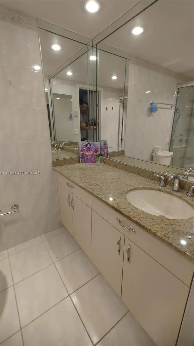 301 174th St # 1405, Sunny Isles Beach, FL 33160 photo 13