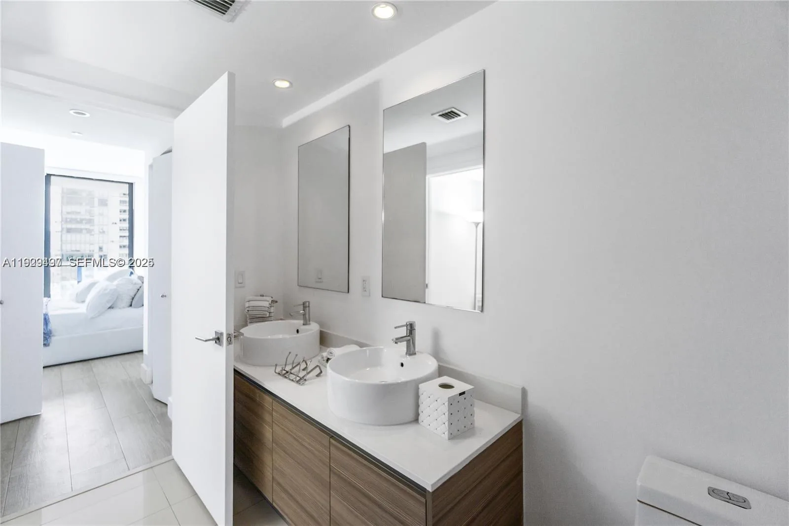 121 NE 34th St # 1203, Miami, FL 33137 photo 11