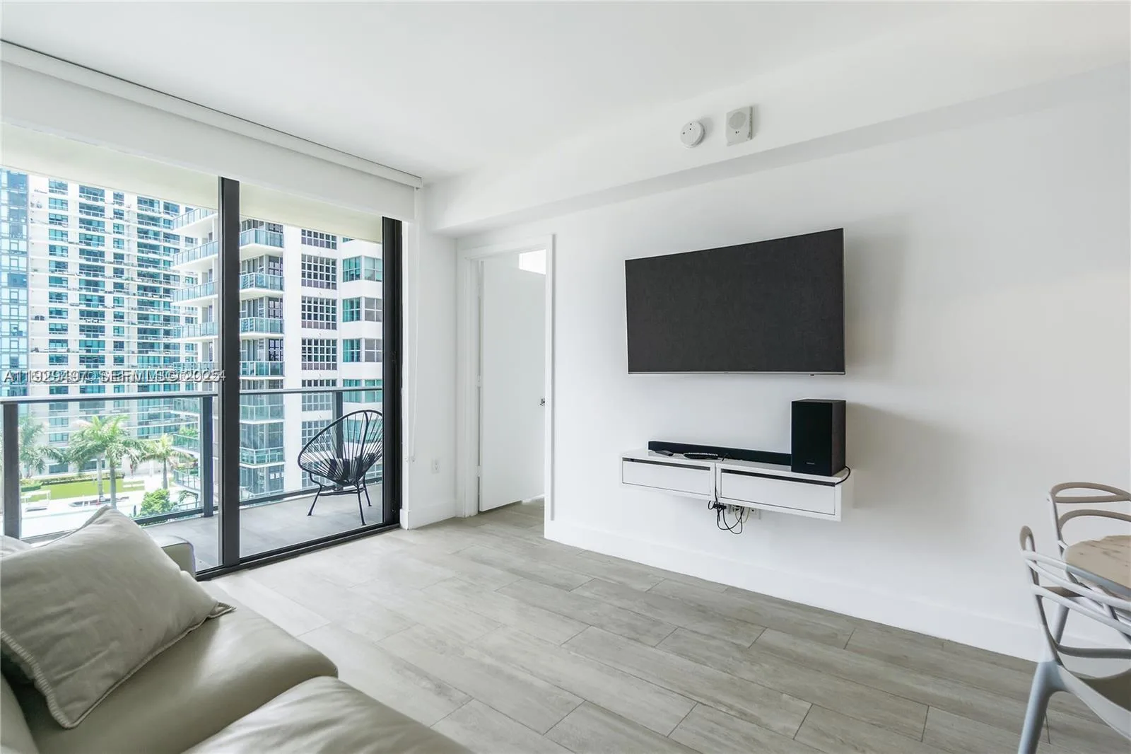 121 NE 34th St # 1203, Miami, FL 33137 photo 5