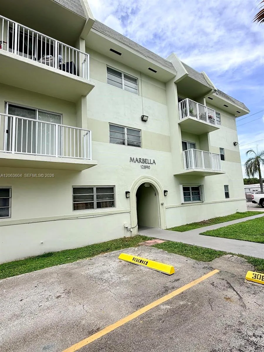 12890 NE 8th Ave # 304, North Miami, FL 33161