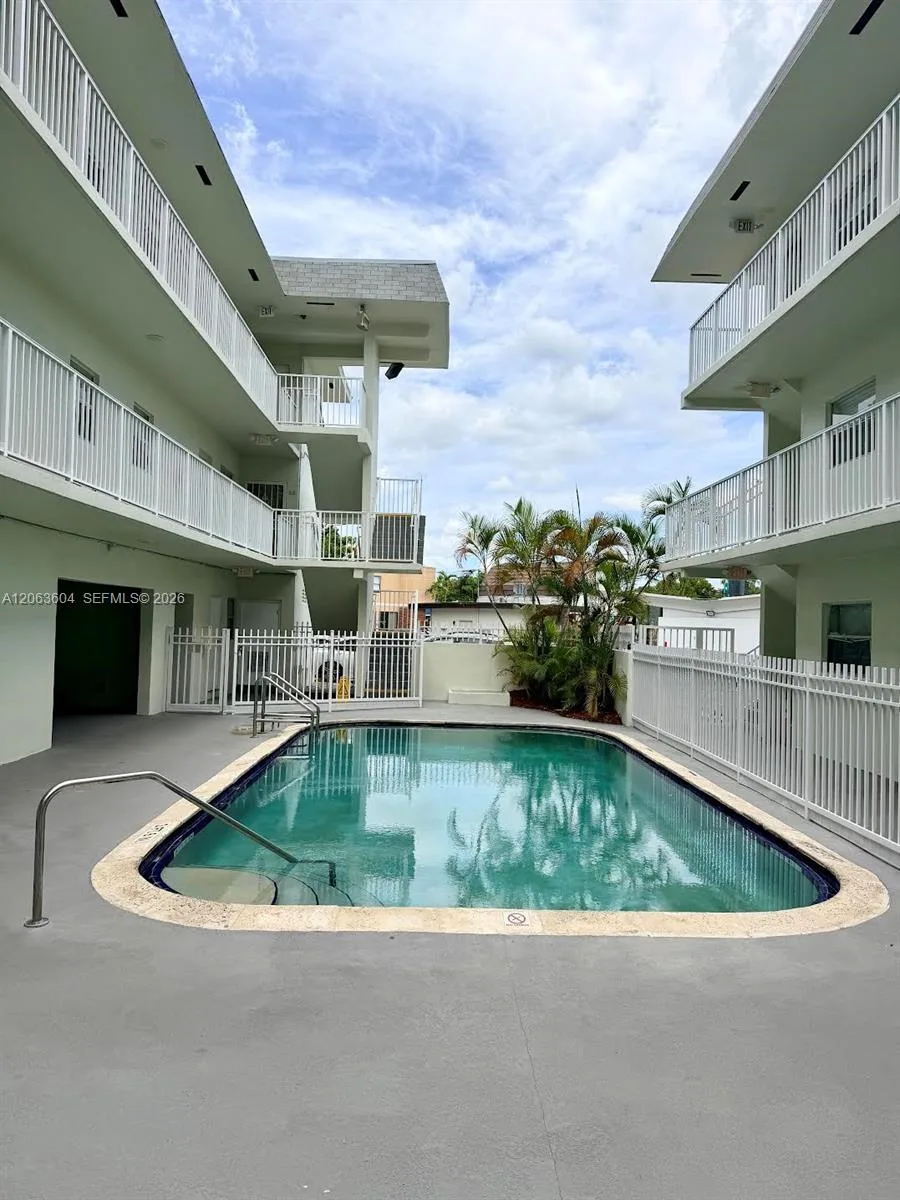 12890 NE 8th Ave # 304, North Miami, FL 33161 photo 2