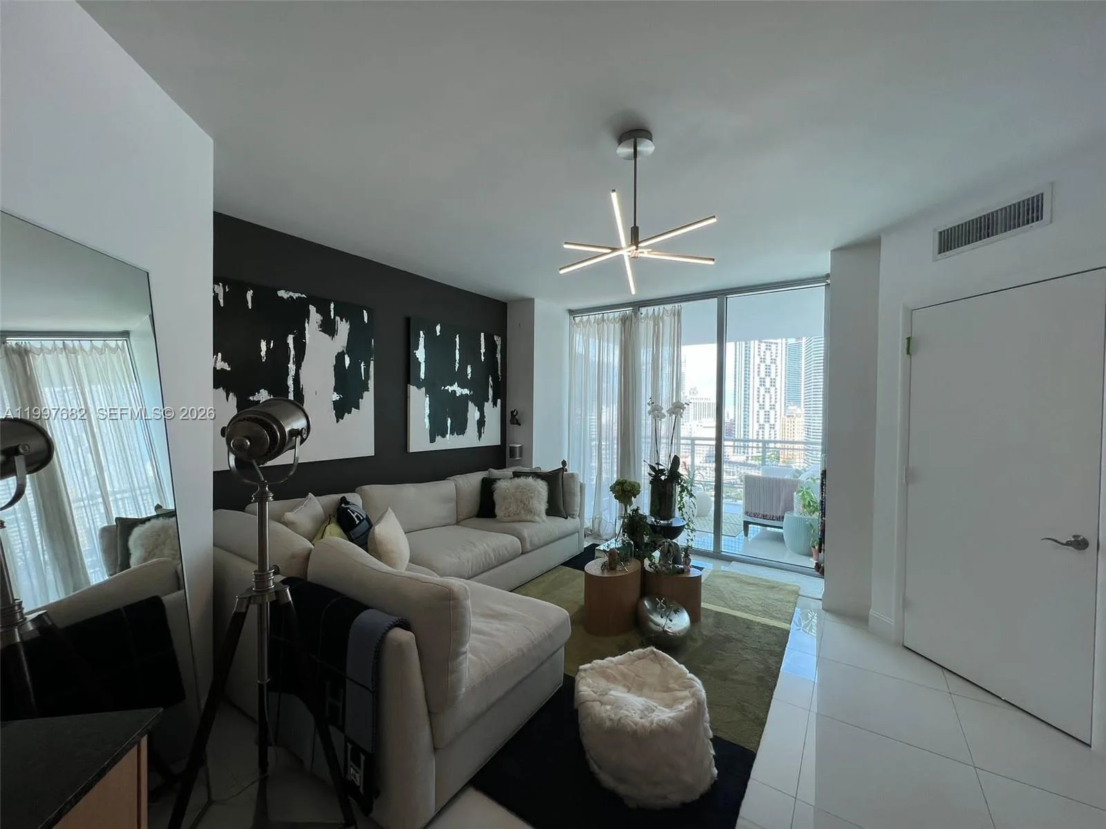 350 S Miami Ave # 1809, Miami, FL 33130