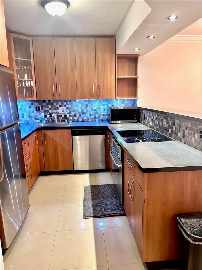 600 Three Islands Boulevard # 1108, Hallandale Beach, FL 33009