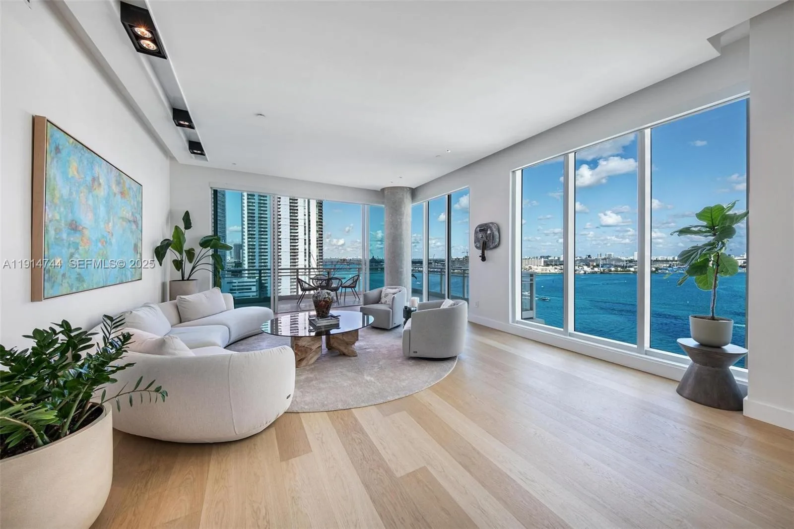 900 Brickell Key Blvd # 1403, Miami, FL 33131