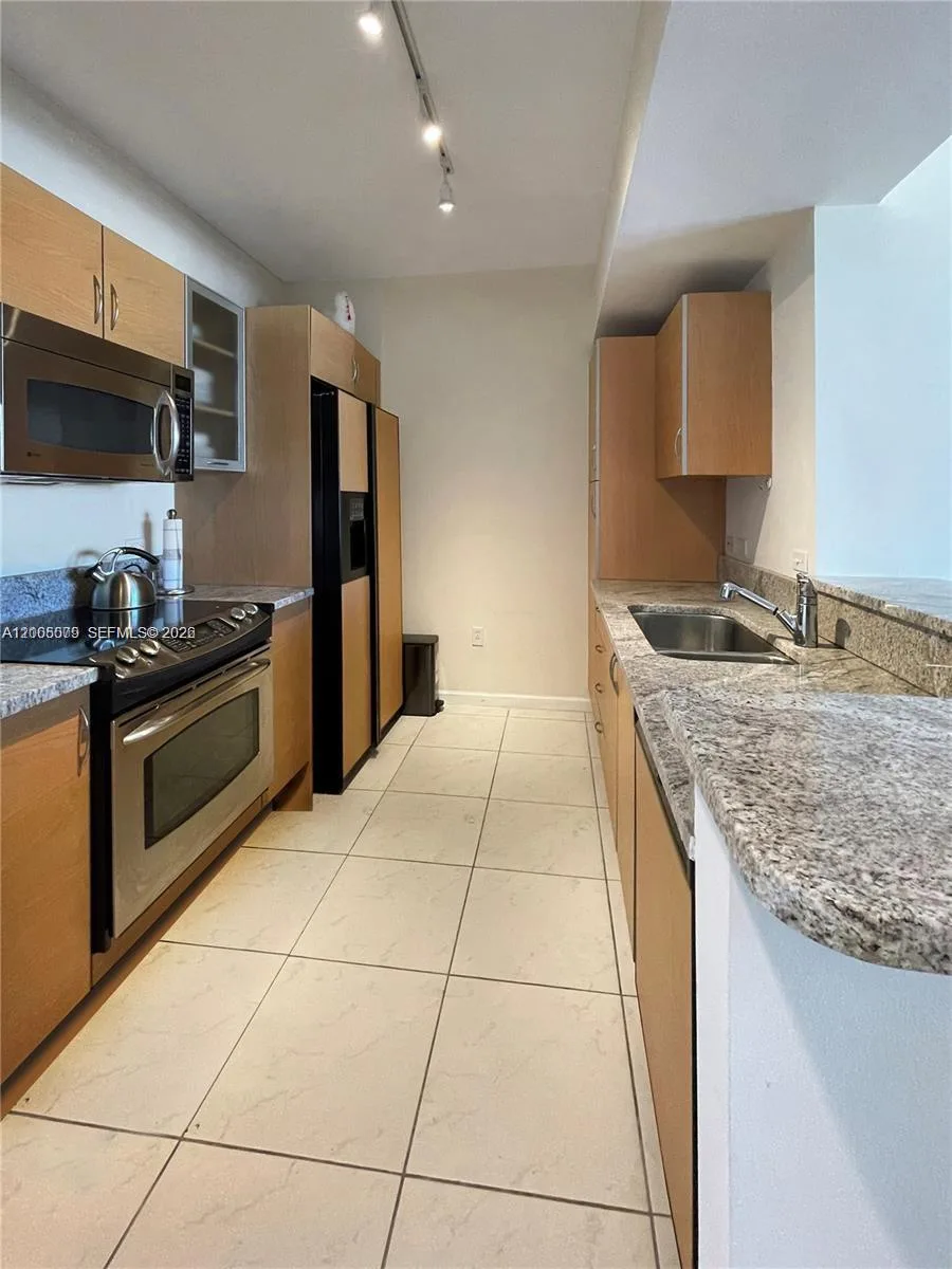 18800 NE 29th Ave # 502, Aventura, FL 33180 photo 2